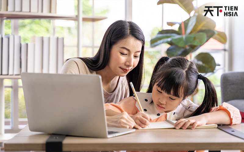One-on-one tutoring for little girl