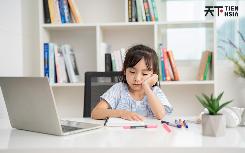 A bored student in a Chinese class